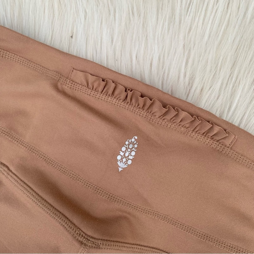 Free People movement nude tan cropped leggings medium - Picture 4 of 4